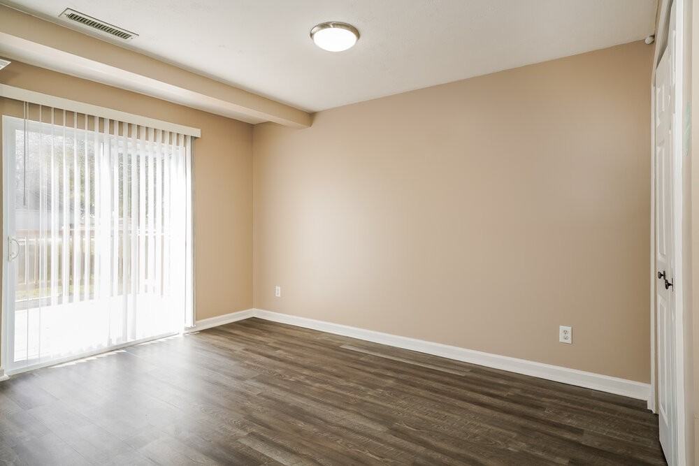 748 Tulip Ln - Photo 5 of 18