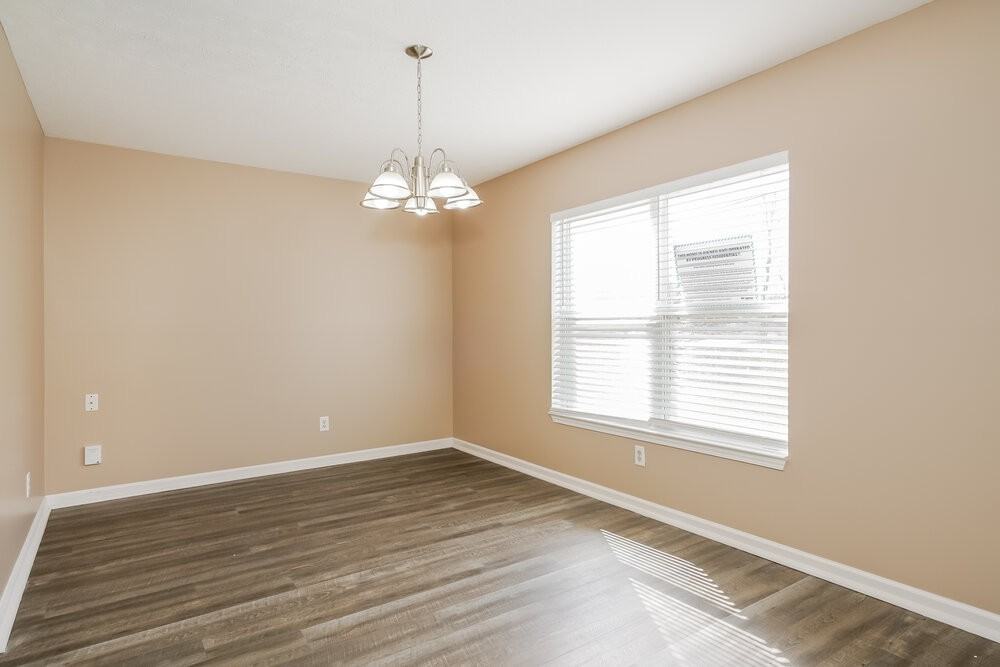 748 Tulip Ln - Photo 6 of 18