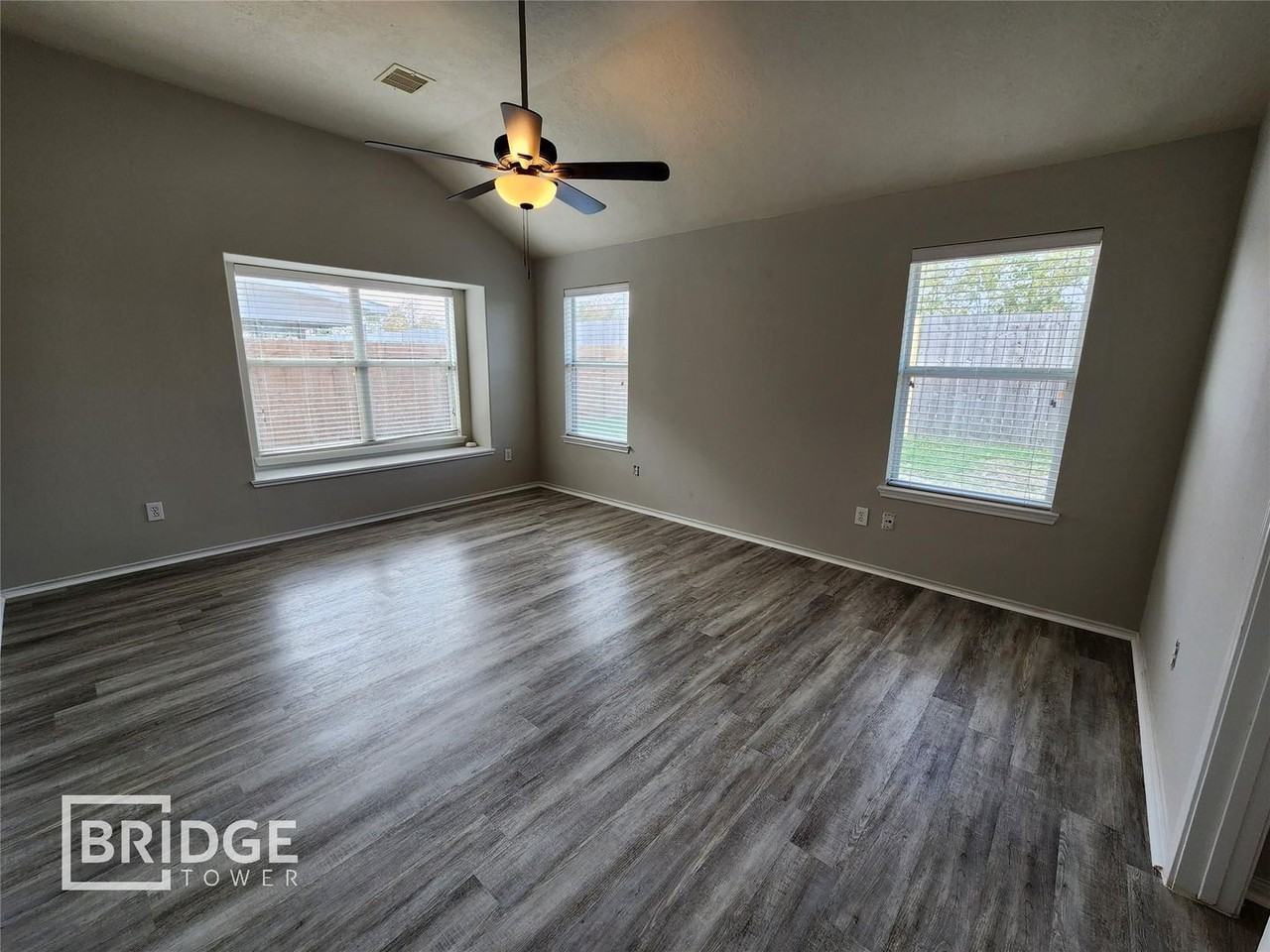 21342 Colton Cove Dr - Photo 3 of 11