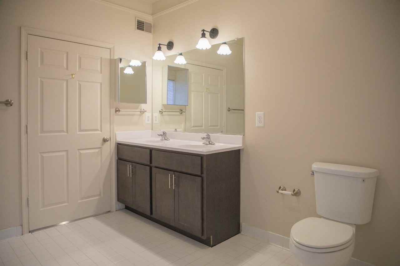 Legacy at Ingram Manor - Photo 5 of 29