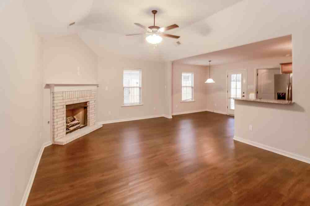 9500 Eckley Pl - Photo 2 of 15