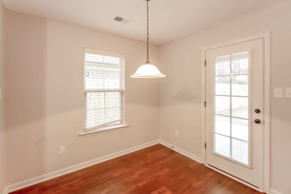 9500 Eckley Pl - Photo 4 of 15