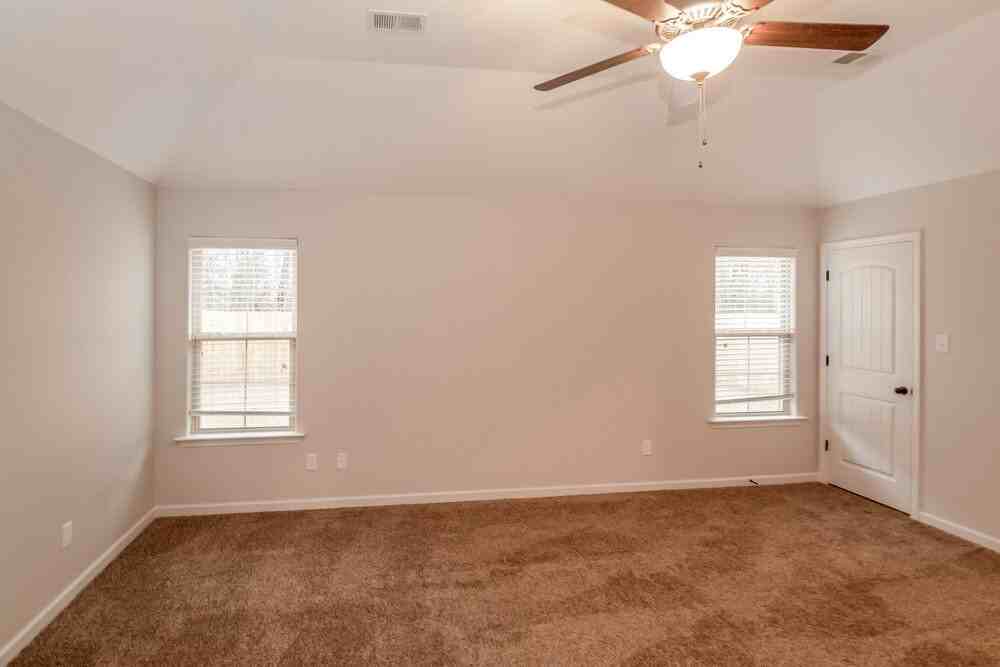 9500 Eckley Pl - Photo 7 of 15