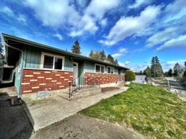 featured image of 515 S Constitution Ave