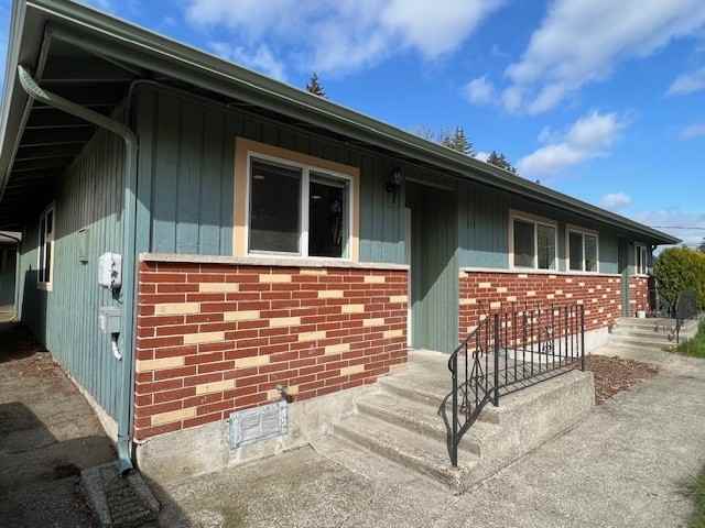 515 Constitution Avenue South - Photo 3 of 21