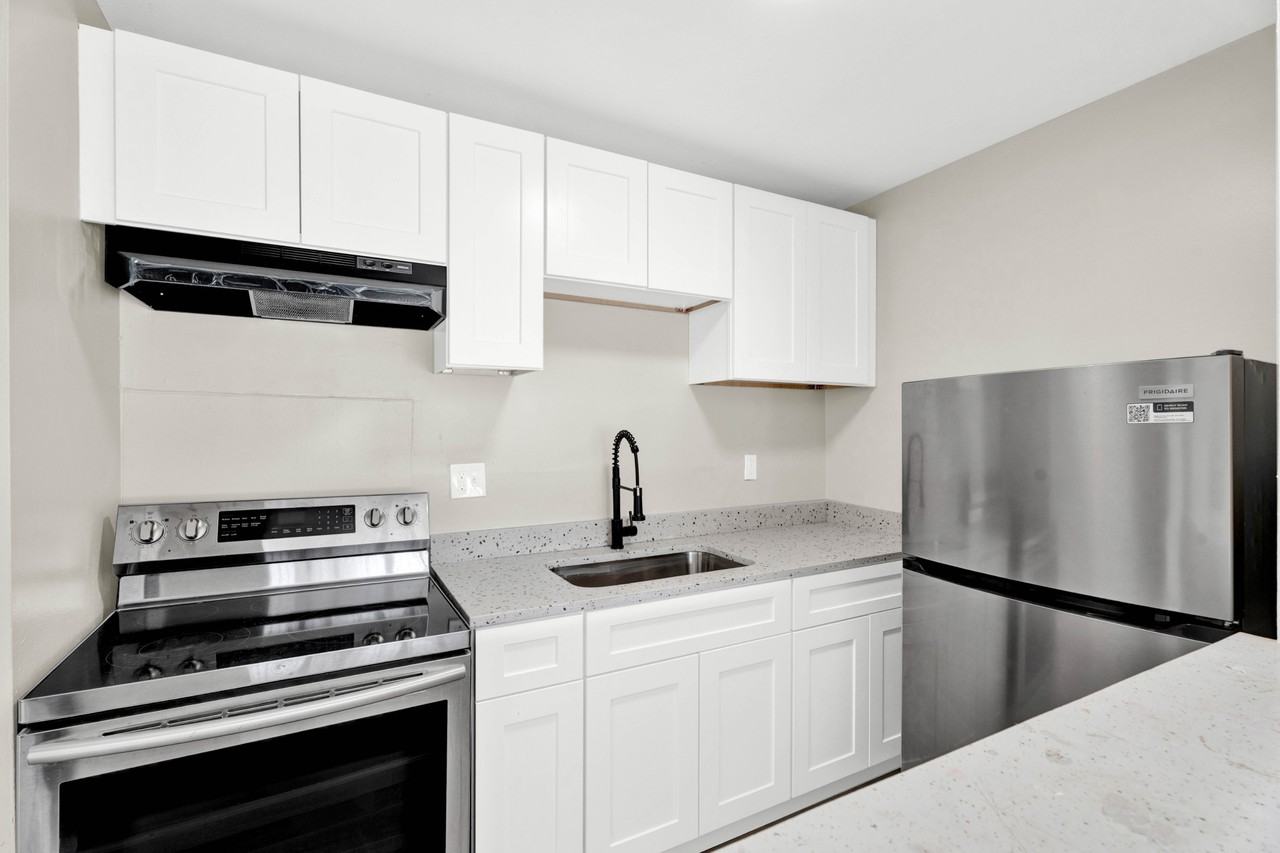 19301 Shiawassee Drive - Photo 3 of 5