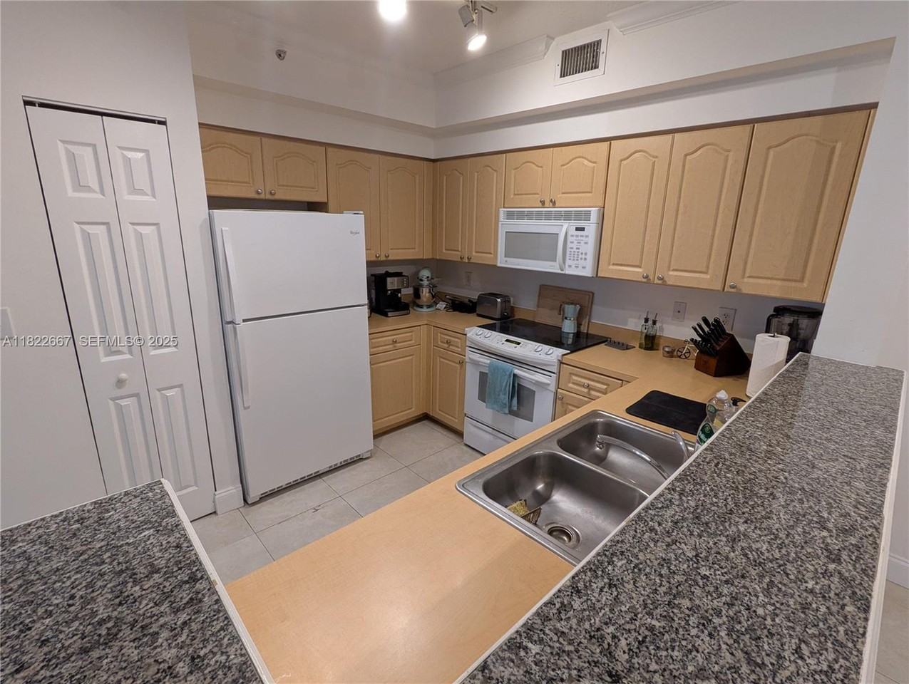 6801 Southwest 44th Street ##204 - Photo 3 of 22