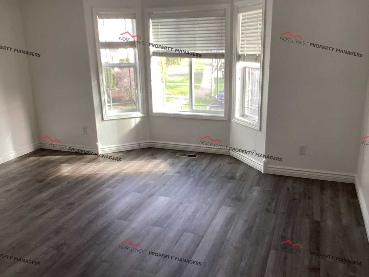 3387 Bali St Ne - Photo 4 of 35