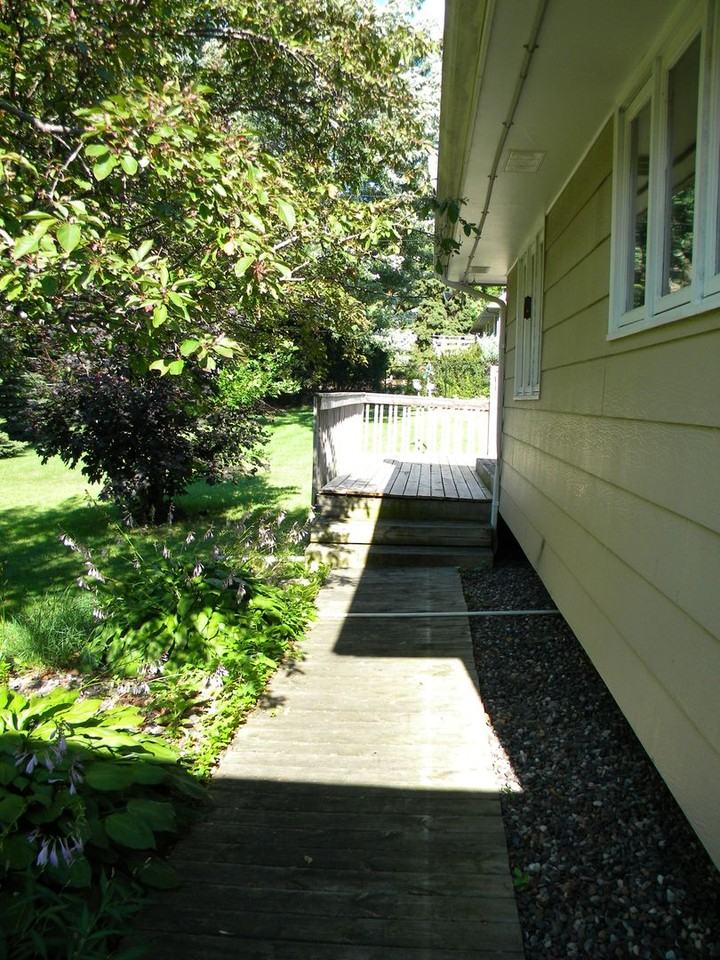 2905 32nd Ave Ne - Photo 6 of 11