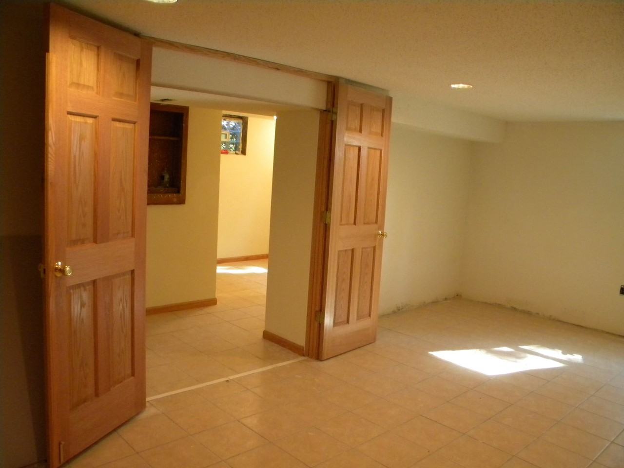 2905 32nd Ave Ne - Photo 7 of 11