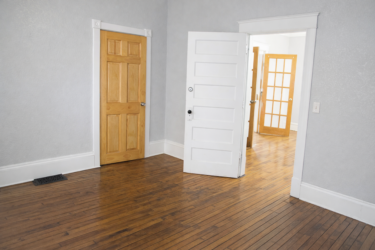 1303-HEN - Photo 5 of 22