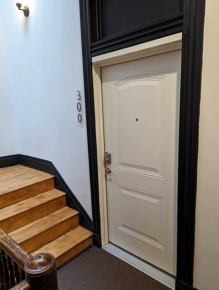 1814 Eutaw Place Apartments - Photo 2 of 26