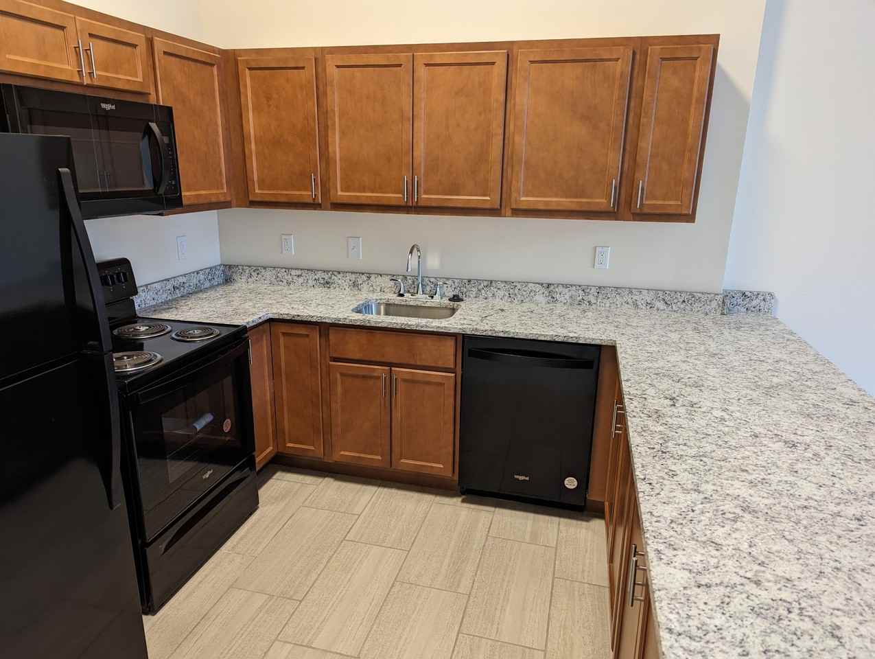 1814 Eutaw Place Apartments - Photo 3 of 11
