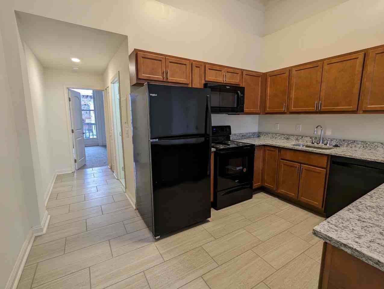 1814 Eutaw Place Apartments - Photo 4 of 11
