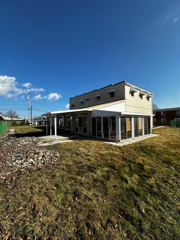 440 Drummond Street - Photo 2 of 34