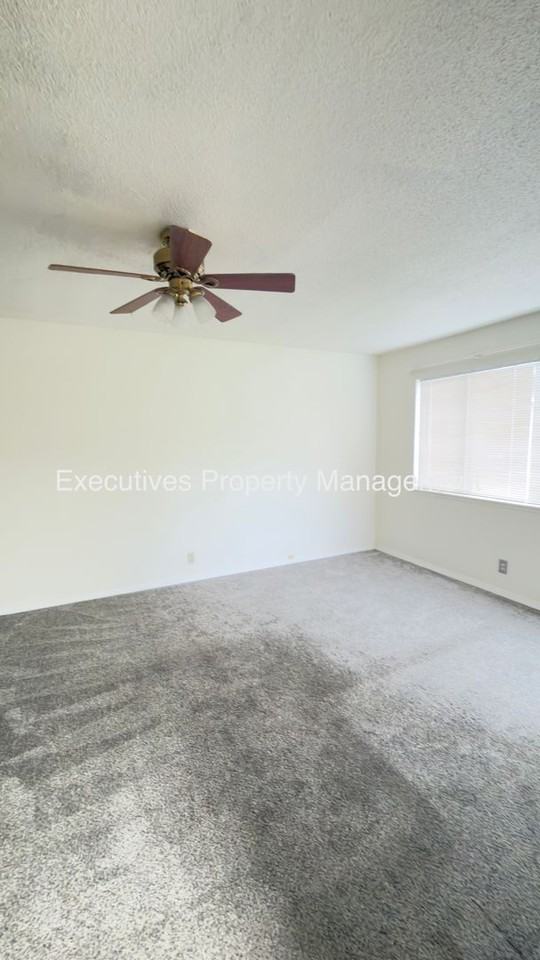 3475 Payne Ave - Photo 3 of 13