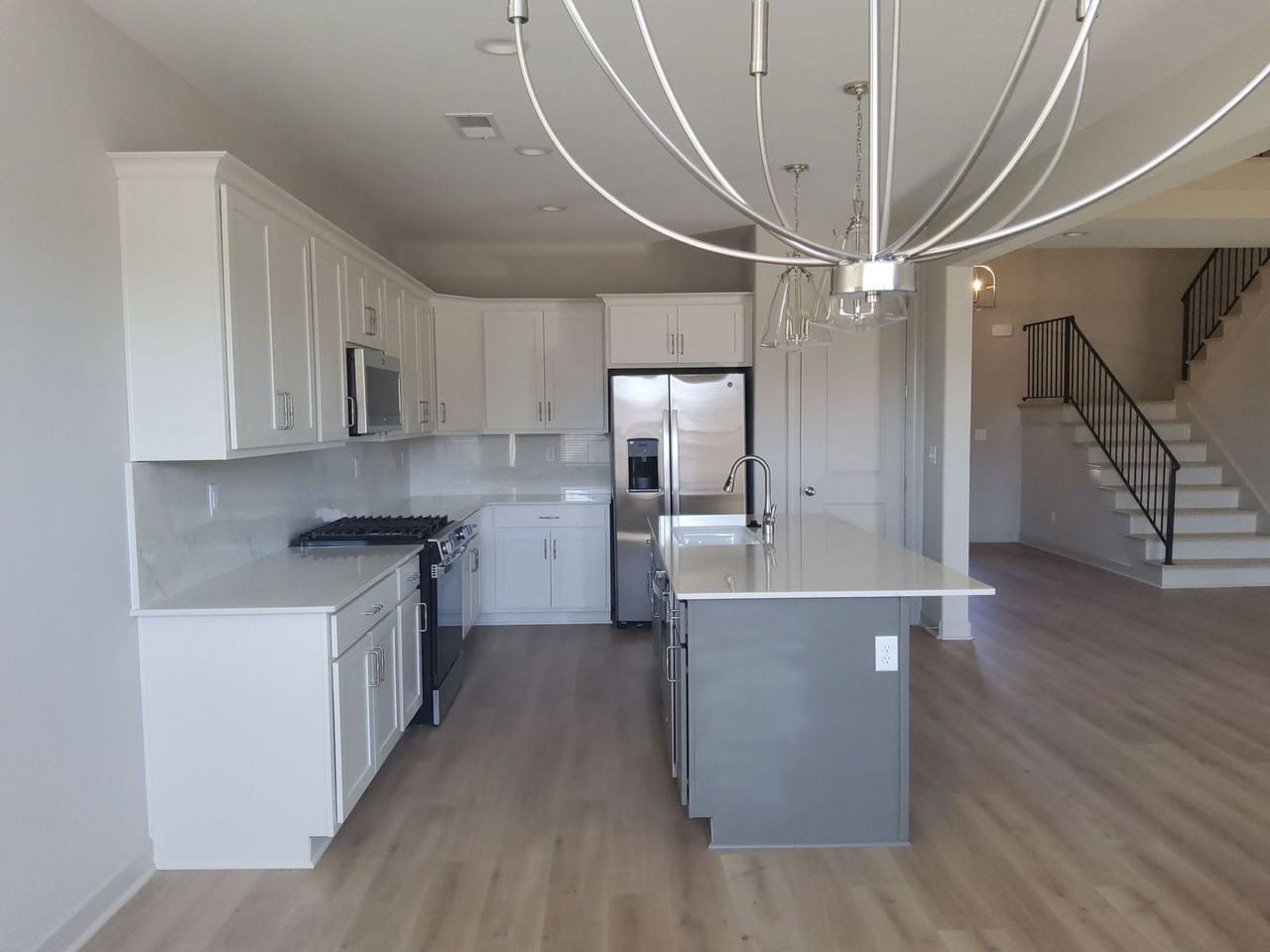 205 Valleyview Ln - Photo 2 of 34