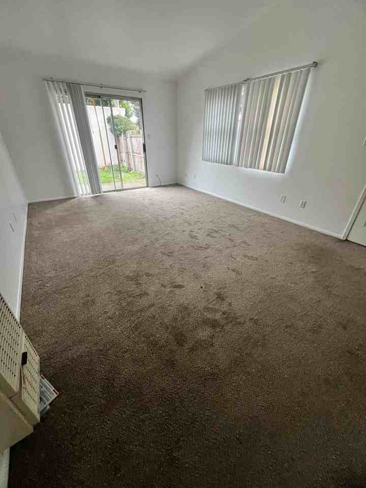 746 Sidonia Ave - Photo 2 of 11