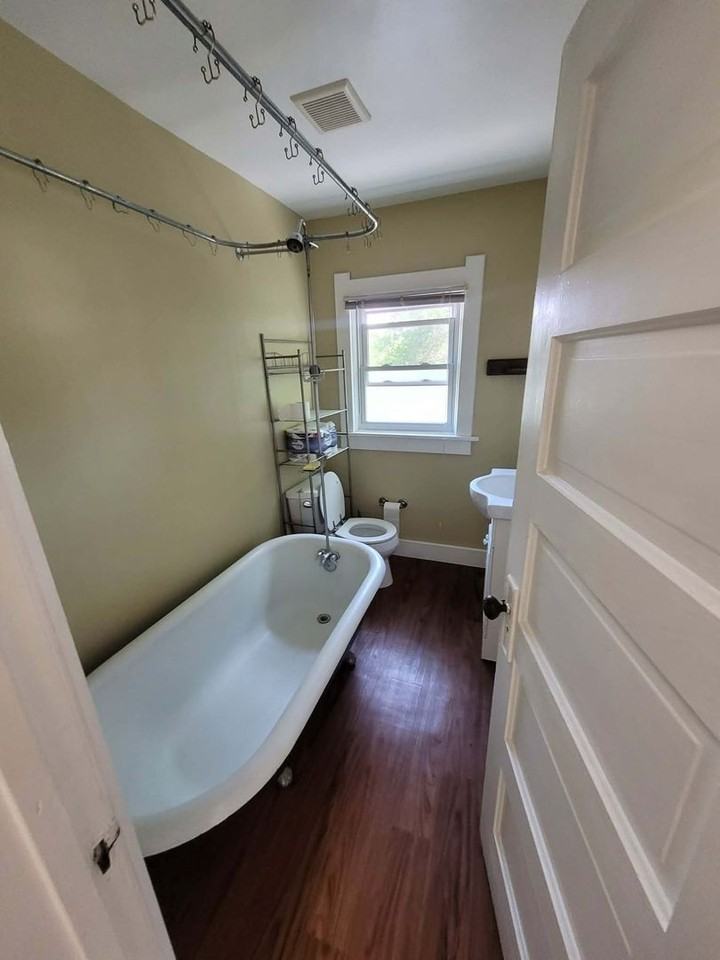 126 Byall Ave - Photo 6 of 11