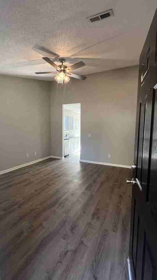 917 Page Ave - Photo 4 of 19