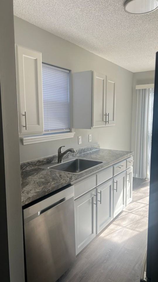 917 Page Ave - Photo 7 of 19