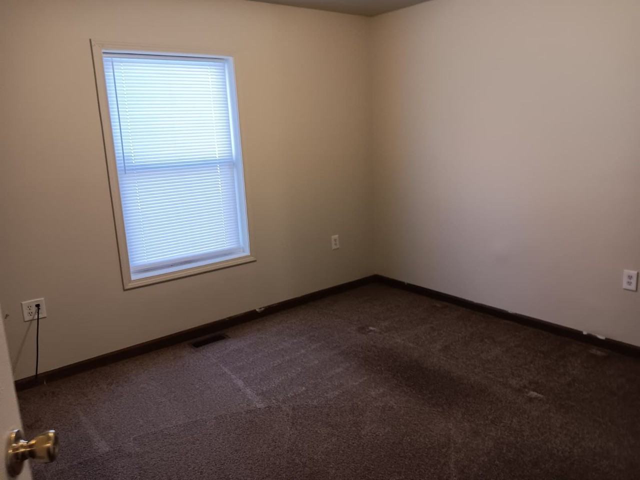 207 Franklin St - Photo 7 of 14