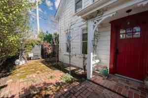featured image of 1142 Peach St