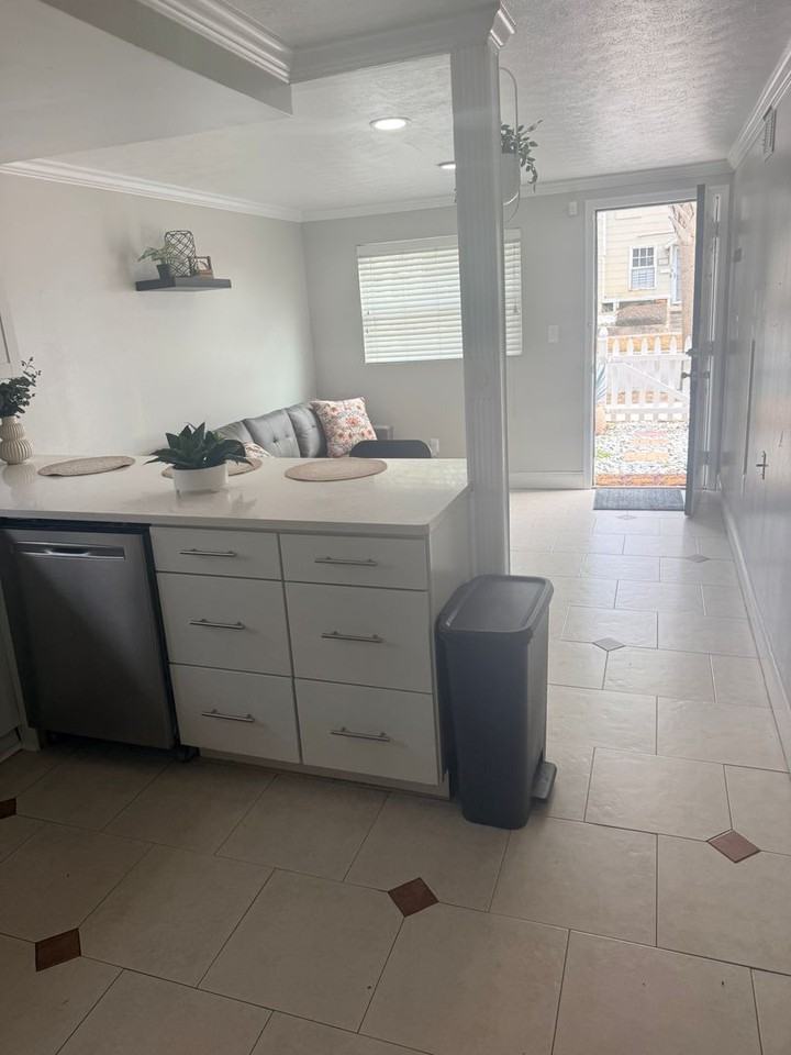 200 Walnut St #1 - Photo 4 of 13