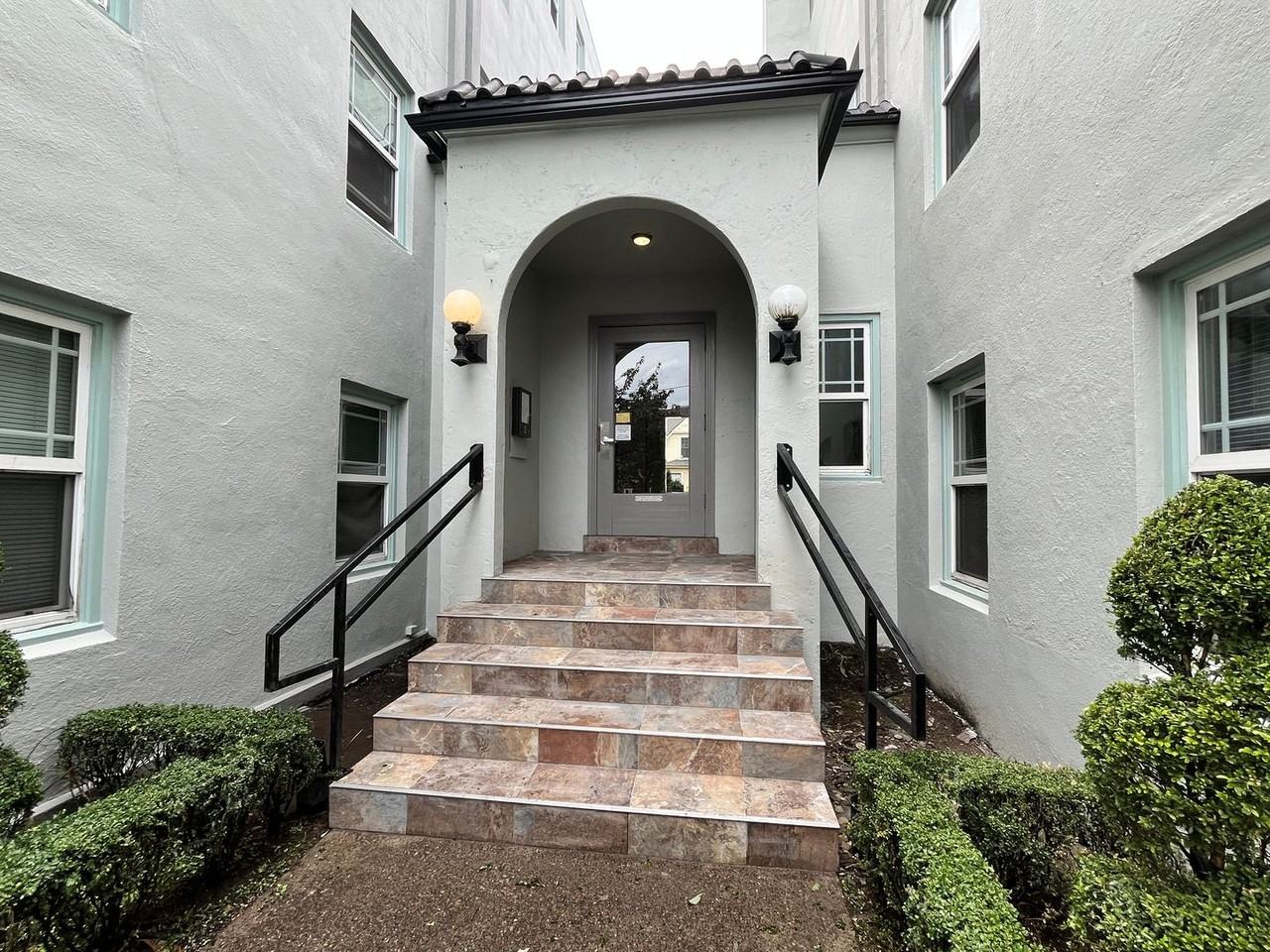 Castle Manor by Star Metro - Photo 6 of 30