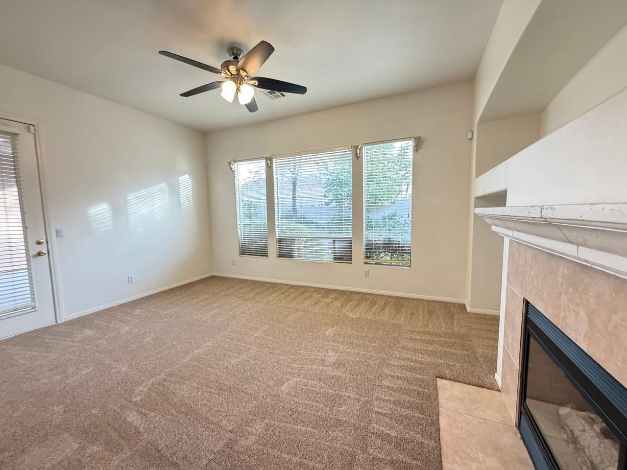 10689 Arundel Ave - Photo 4 of 12