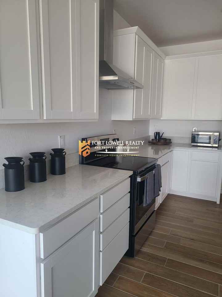 18374 W Weatherby Dr - Photo 6 of 28