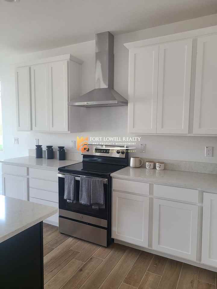 18374 W Weatherby Dr - Photo 7 of 28