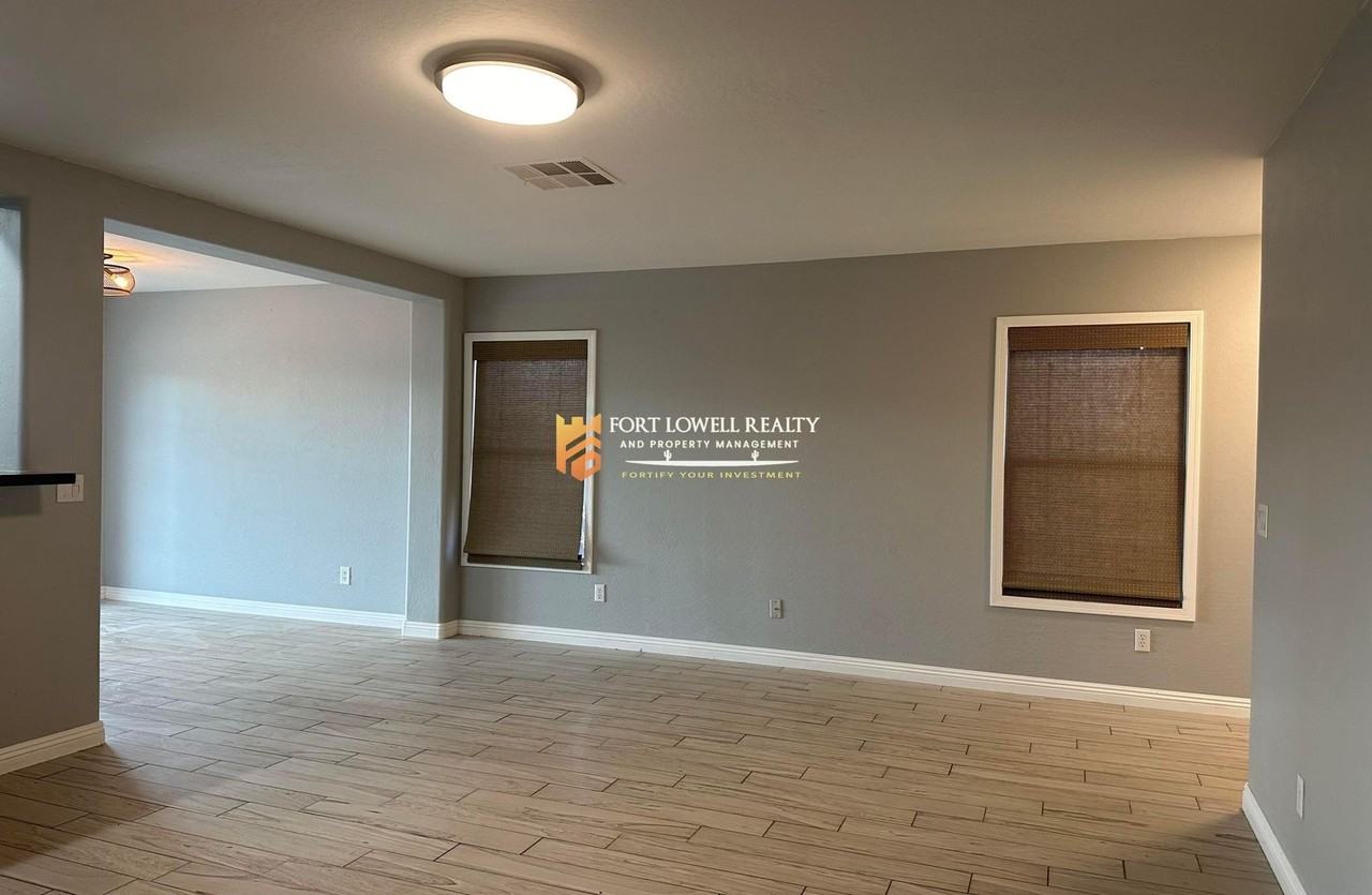 1401 S 228th Ln - Photo 6 of 16