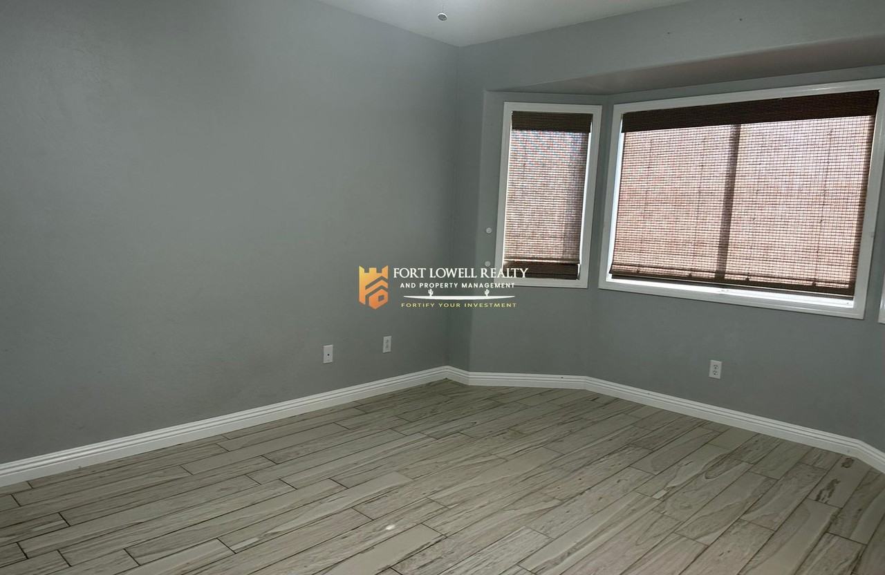 1401 S 228th Ln - Photo 7 of 16