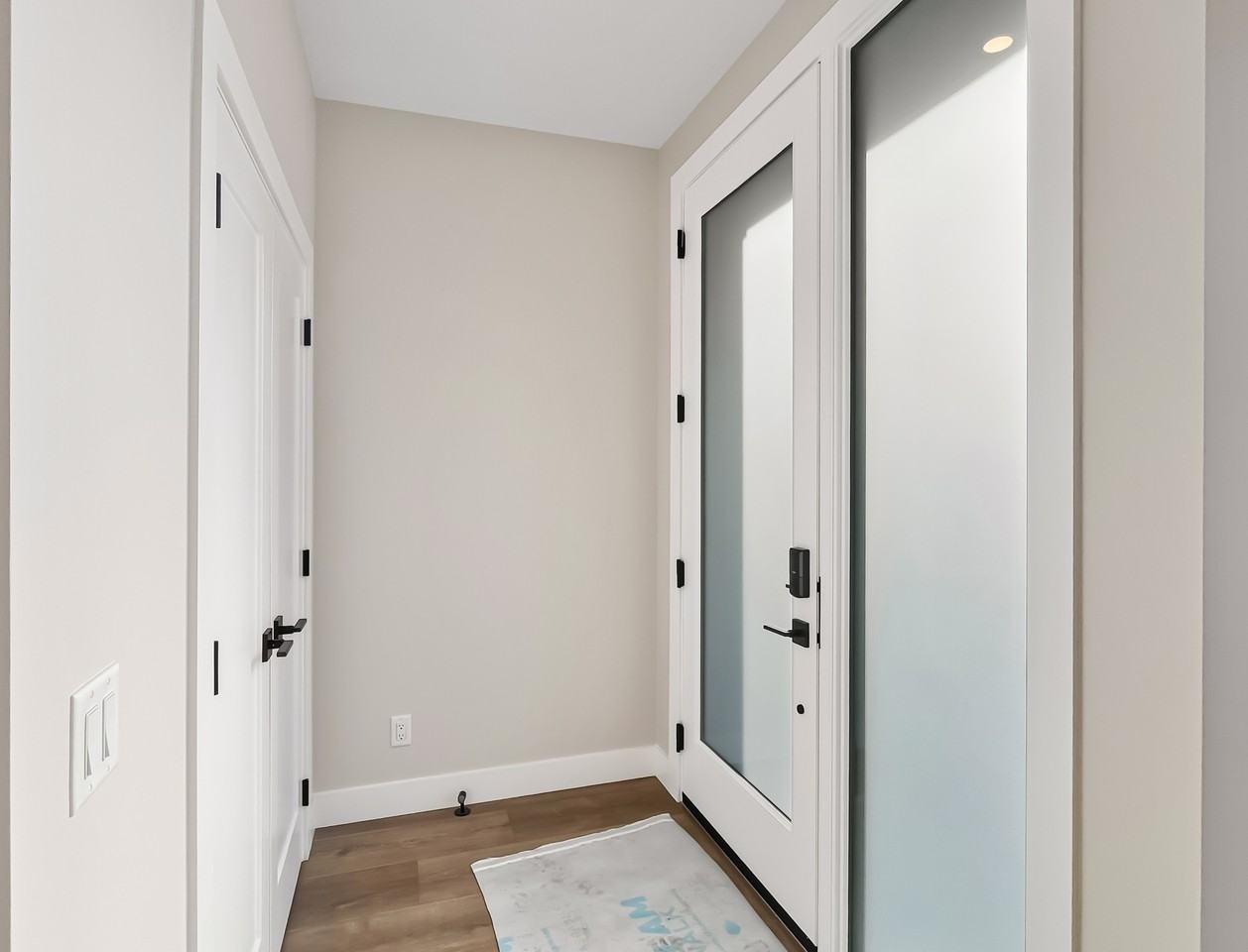 2620 28 Ave Sw - Photo 3 of 50