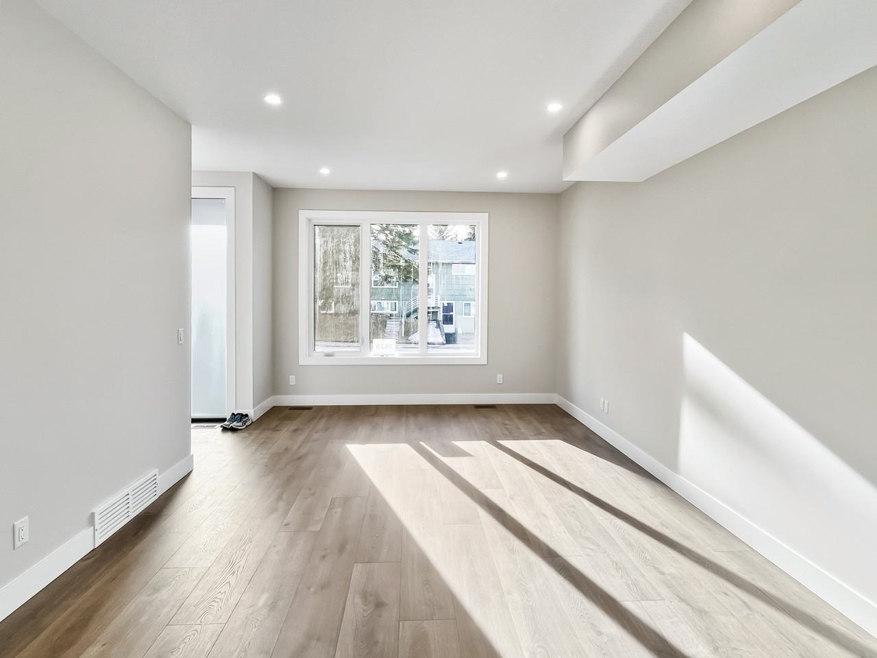 2620 28 Ave Sw - Photo 4 of 50