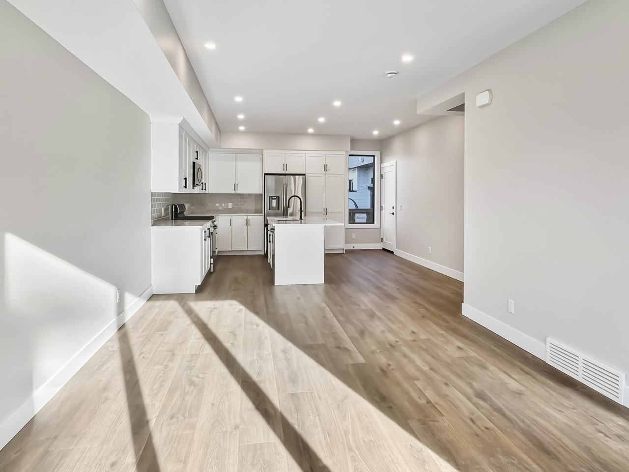 2620 28 Ave Sw - Photo 5 of 50