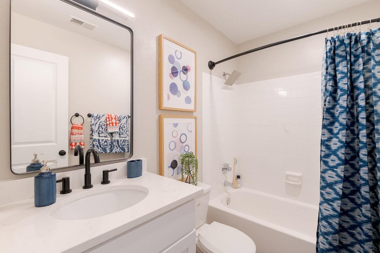 Saddle Ridge Apartments - Photo 6 of 16