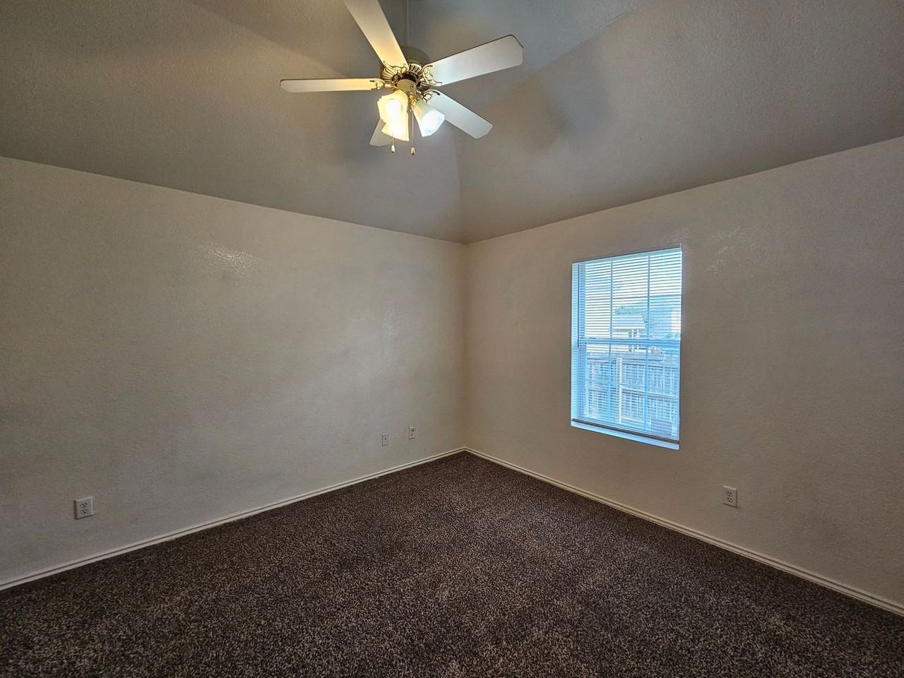 4005 Nadine Dr #D - Photo 7 of 14