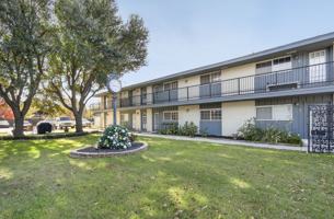 featured image of 1207 W Wall St