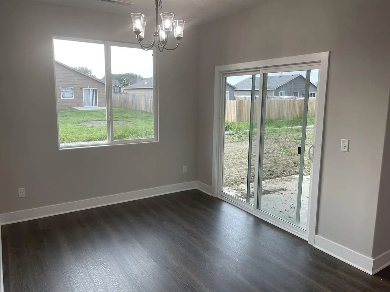 4414 S Mount Carmel Ave - Photo 4 of 13