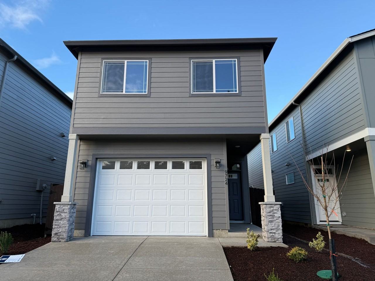 9724 Ne 29th Ave - Photo 2 of 15
