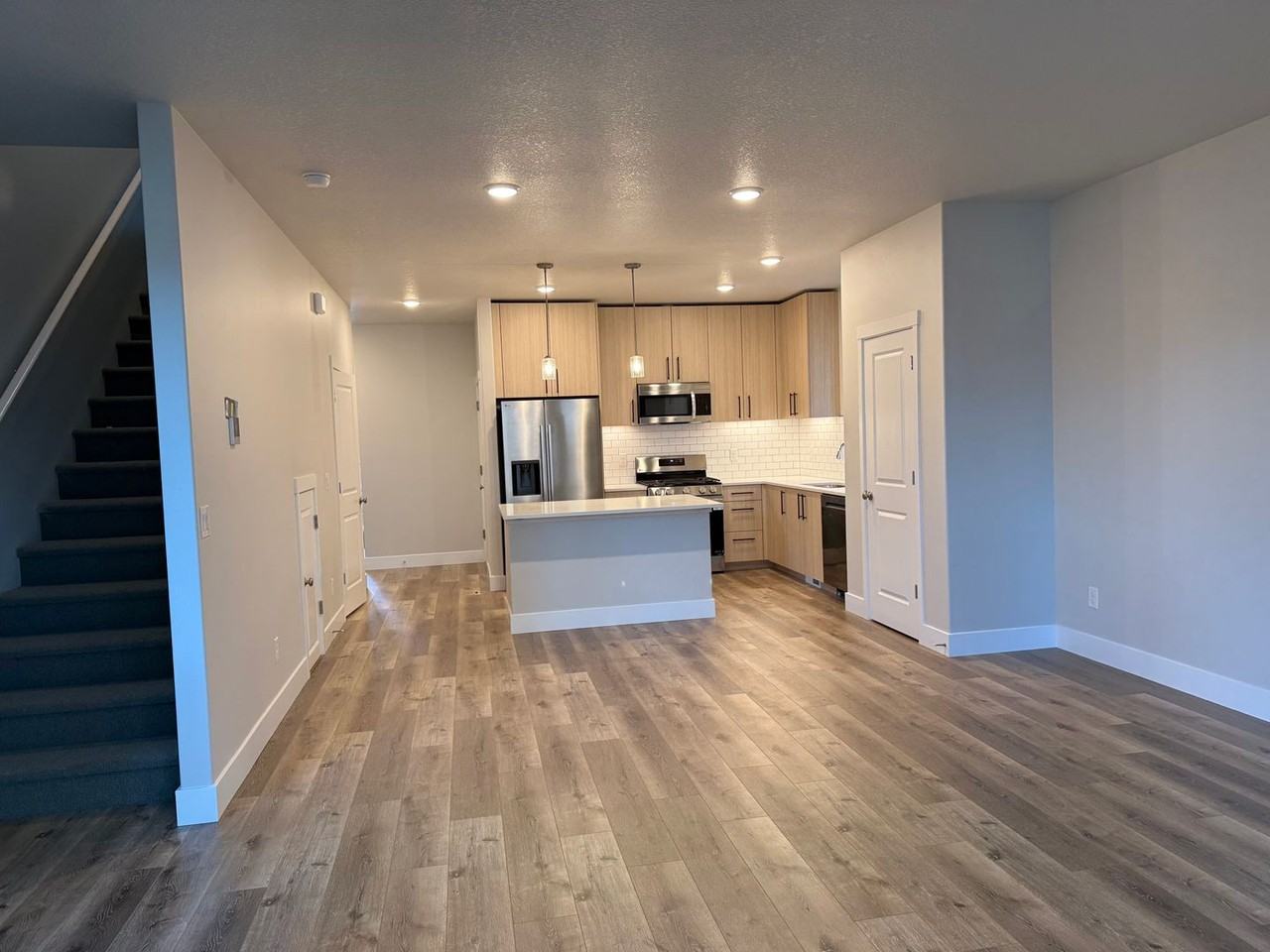 9724 Ne 29th Ave - Photo 5 of 15