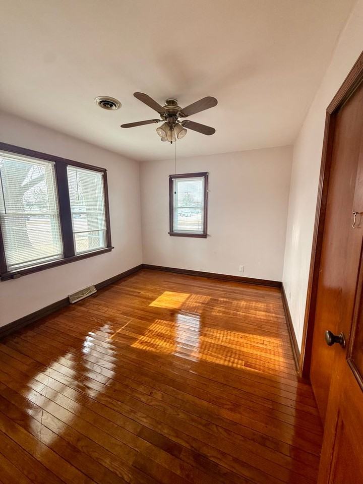 630 Windsor Rd - Photo 3 of 13