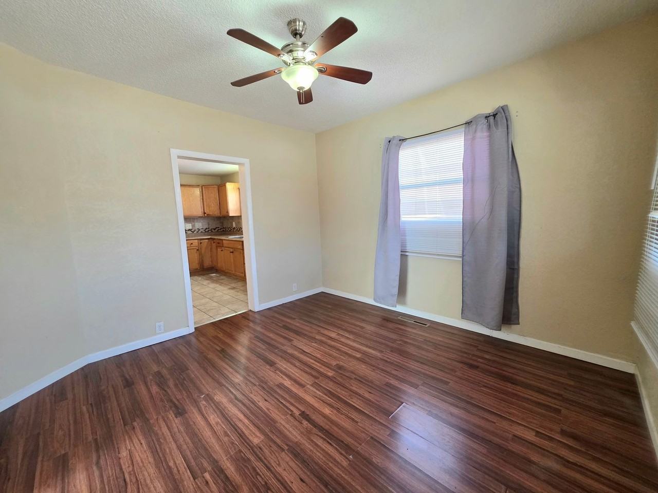 1411 E Orman Ave - Photo 5 of 12