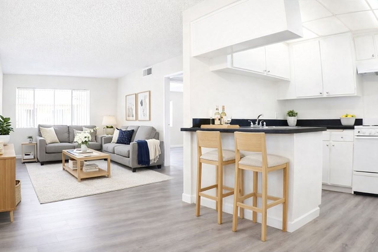 Courtland Arms Apartments - Photo 7 of 22