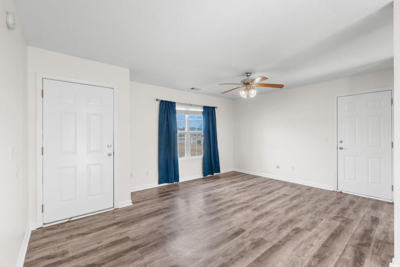 6438 Swallowtail Dr - Photo 5 of 20