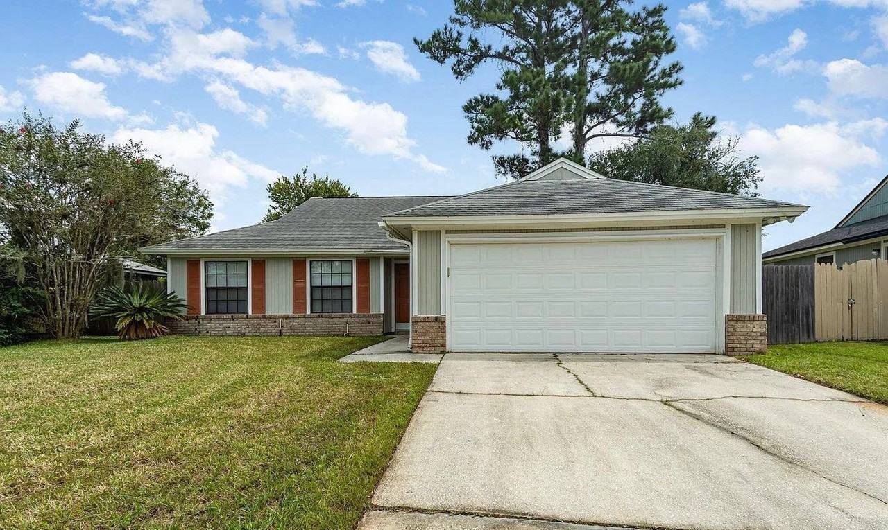 7945 Amandas Crossing Dr E - Photo 2 of 13