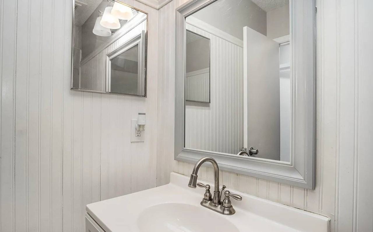 7945 Amandas Crossing Dr E - Photo 6 of 13