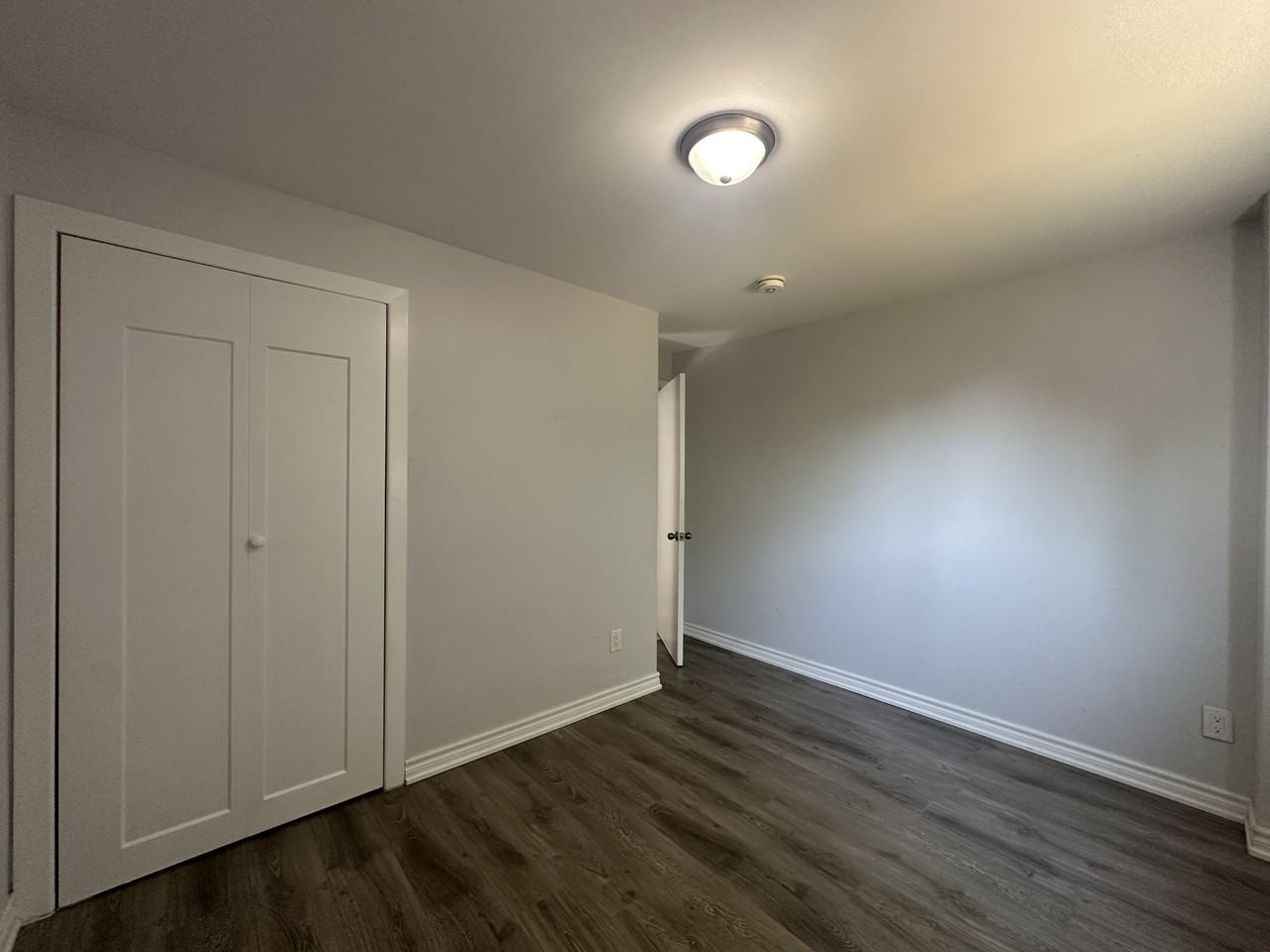 427 Adelaide Ave W #2 - Photo 6 of 13